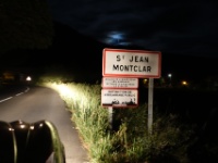 DSC09946  Der Mond schimmert hinter Wolken am Himmel auf dem Pass St. Jean Montclar